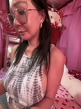 Snapshot of sweetieme chatting on 02-26-25, 02:04 sweetieme online show from 02-26-25, 02:04