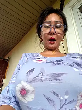 Snapshot of sweetieme chatting on 02-06-26, 02:38 sweetieme online show from 02-06-26, 02:38