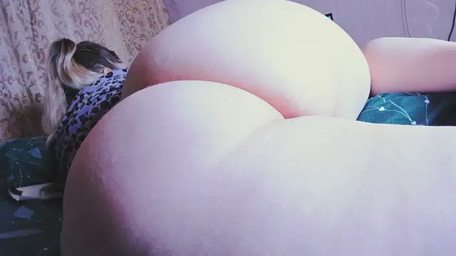 Snapshot of nast-yy chatting on 02-15-25, 02:04 nast-yy online show from 02-15-25, 02:04