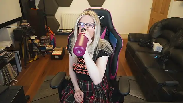 KelseyCobalt online show from 12-12-24, 09:48