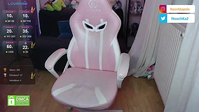 Snapshot of Noochka chatting on 09-09-25, 06:18 Noochka online show from 09-09-25, 06:18