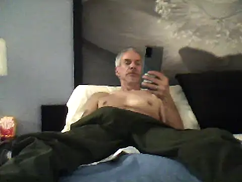 Snapshot of Biknight chatting on 12-15-24, 11:42 Biknight online show from 12-15-24, 11:42