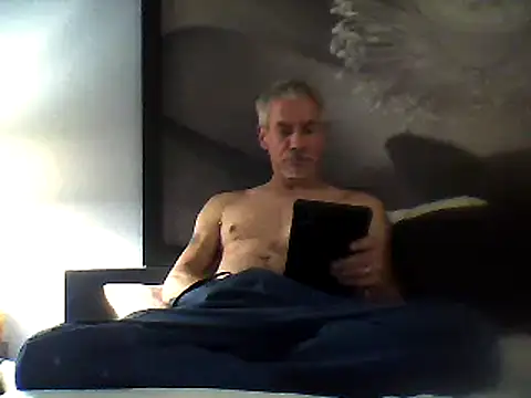 Snapshot of Biknight chatting on 12-17-24, 10:43 Biknight online show from 12-17-24, 10:43