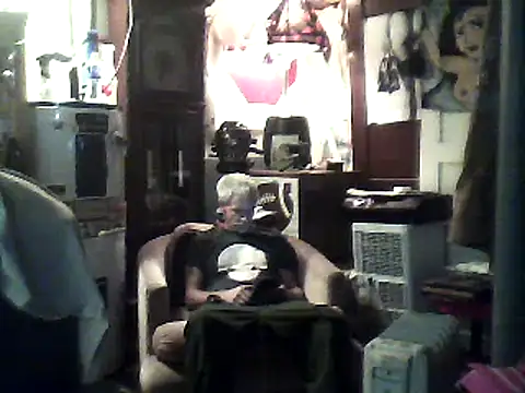 Snapshot of Biknight chatting on 02-09-25, 12:17 Biknight online show from 02-09-25, 12:17