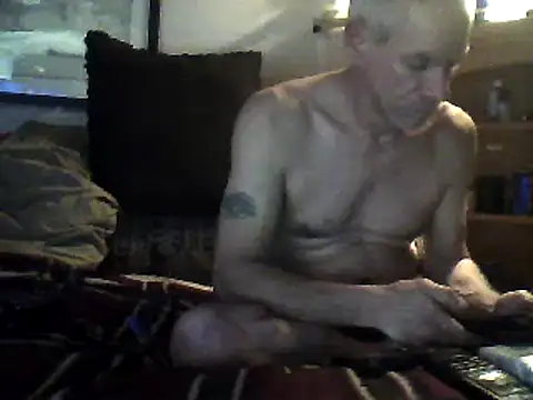 Snapshot of Biknight chatting on 02-13-25, 02:23 Biknight online show from 02-13-25, 02:23