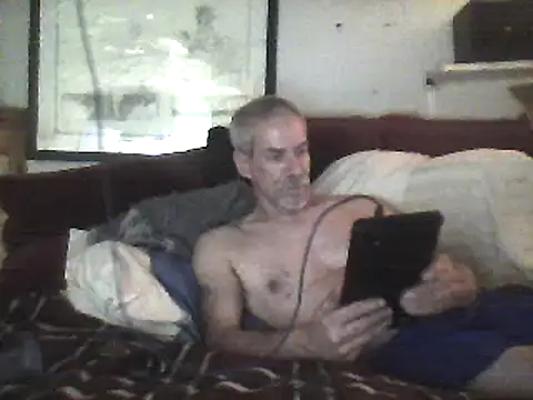 Snapshot of Biknight chatting on 02-28-25, 03:15 Biknight online show from 02-28-25, 03:15