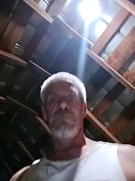 Snapshot of Biknight chatting on 10-18-25, 05:10 Biknight online show from 10-18-25, 05:10