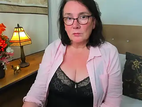 DorisDesire online show from 10-28-25, 09:06