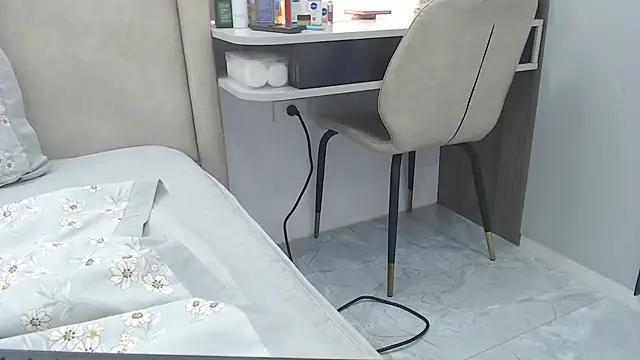 Hanako love online show from 11-08-25, 03:45