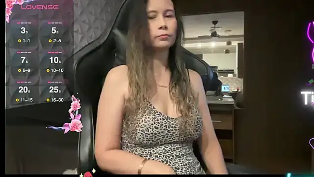 Leilacharlotte online show from 12-14-25, 12:38