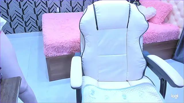 Snapshot of Toyota_Motor_Corporation chatting on 09-12-25, 11:15 Toyota Motor Corporation online show from 09-12-25, 11:15