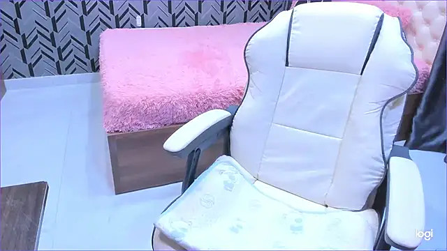 Snapshot of Toyota_Motor_Corporation chatting on 09-23-25, 11:19 Toyota Motor Corporation online show from 09-23-25, 11:19