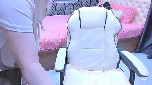 Snapshot of Toyota_Motor_Corporation chatting on 09-26-25, 11:20 Toyota Motor Corporation online show from 09-26-25, 11:20