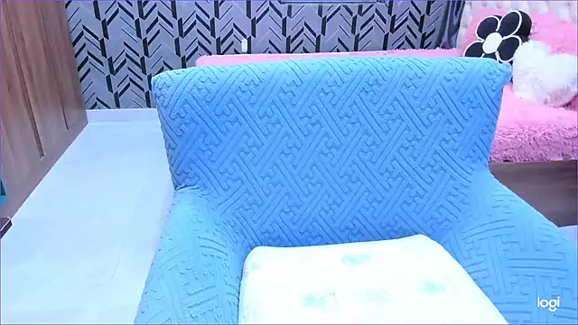 Snapshot of Toyota_Motor_Corporation chatting on 11-17-25, 11:21 Toyota Motor Corporation online show from 11-17-25, 11:21