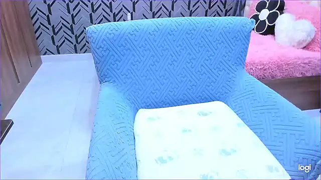 Snapshot of Toyota_Motor_Corporation chatting on 11-20-25, 11:15 Toyota Motor Corporation online show from 11-20-25, 11:15