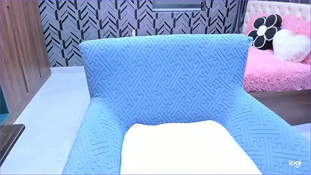 Snapshot of Toyota_Motor_Corporation chatting on 11-29-25, 11:19 Toyota Motor Corporation online show from 11-29-25, 11:19