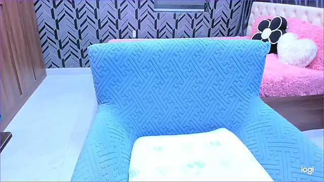 Snapshot of Toyota_Motor_Corporation chatting on 11-30-25, 11:20 Toyota Motor Corporation online show from 11-30-25, 11:20