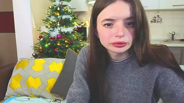 Snapshot of Naughty_Alice chatting on 12-10-24, 02:17 Naughty Alice online show from 12-10-24, 02:17