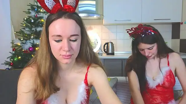 Snapshot of Naughty_Alice chatting on 12-28-24, 11:41 Naughty Alice online show from 12-28-24, 11:41