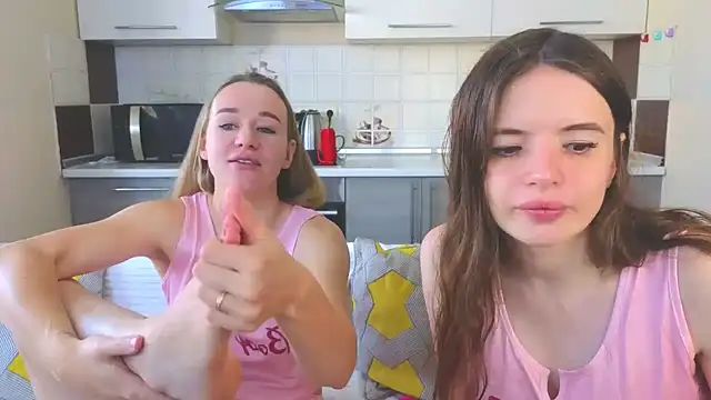 Snapshot of Naughty_Alice chatting on 09-12-25, 06:13 Naughty Alice online show from 09-12-25, 06:13