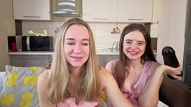 Snapshot of Naughty_Alice chatting on 09-22-25, 06:15 Naughty Alice online show from 09-22-25, 06:15