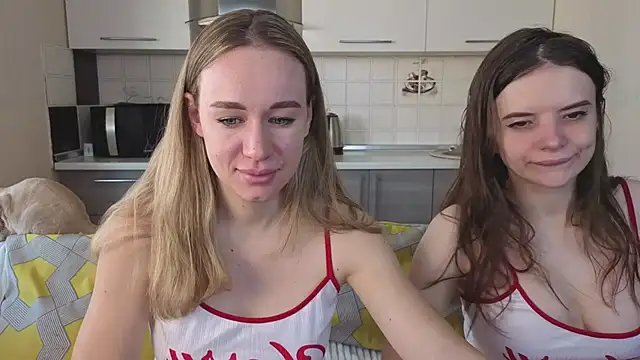 Snapshot of Naughty_Alice chatting on 10-06-25, 06:11 Naughty Alice online show from 10-06-25, 06:11