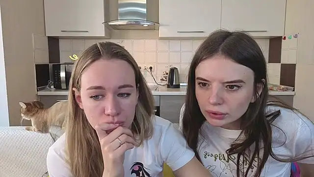 Snapshot of Naughty_Alice chatting on 10-10-25, 06:12 Naughty Alice online show from 10-10-25, 06:12