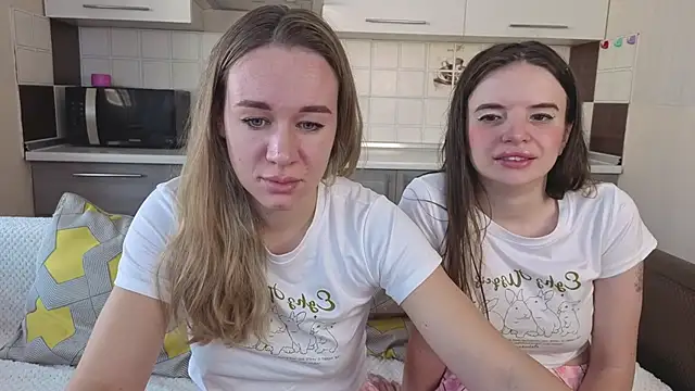 Snapshot of Naughty_Alice chatting on 11-28-25, 05:54 Naughty Alice online show from 11-28-25, 05:54