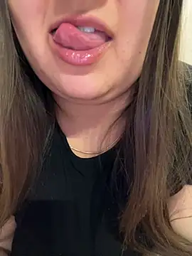 Snapshot of Jane_BBW chatting on 01-12-26, 03:23 Jane BBW online show from 01-12-26, 03:23