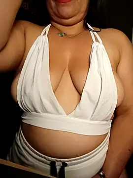 ZAHI WILLX online show from 11-15-25, 04:32