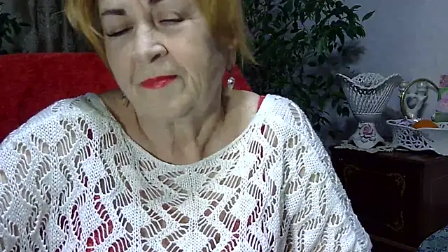 Emma52610 online show from 12-28-24, 05:35