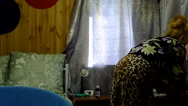 Emma52610 online show from 09-26-25, 11:14