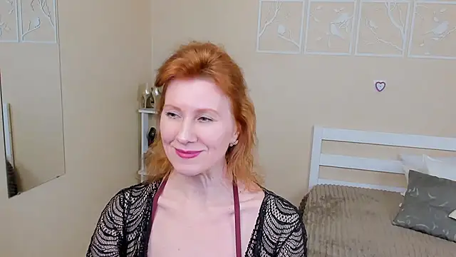 Snapshot of FoxySophia chatting on 02-04-25, 06:17 FoxySophia online show from 02-04-25, 06:17