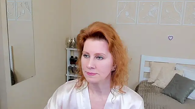 Snapshot of FoxySophia chatting on 02-08-25, 07:49 FoxySophia online show from 02-08-25, 07:49