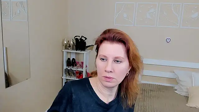 Snapshot of FoxySophia chatting on 02-18-25, 03:43 FoxySophia online show from 02-18-25, 03:43
