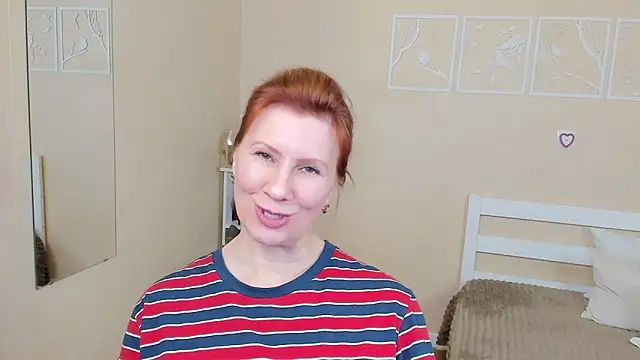 Snapshot of FoxySophia chatting on 02-24-25, 11:41 FoxySophia online show from 02-24-25, 11:41