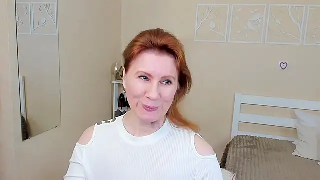 Snapshot of FoxySophia chatting on 02-26-25, 11:20 FoxySophia online show from 02-26-25, 11:20