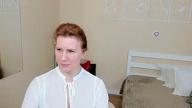 Snapshot of FoxySophia chatting on 03-04-25, 01:28 FoxySophia online show from 03-04-25, 01:28