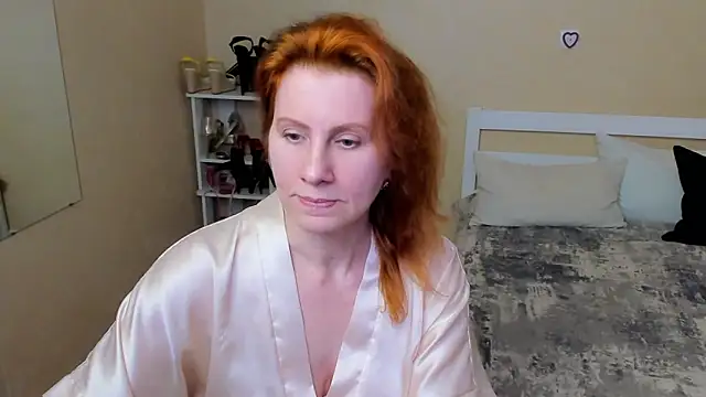 Snapshot of FoxySophia chatting on 09-29-25, 01:11 FoxySophia online show from 09-29-25, 01:11