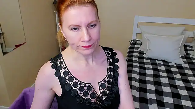 Snapshot of FoxySophia chatting on 11-06-25, 10:27 FoxySophia online show from 11-06-25, 10:27