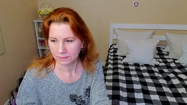 Snapshot of FoxySophia chatting on 11-20-25, 09:25 FoxySophia online show from 11-20-25, 09:25