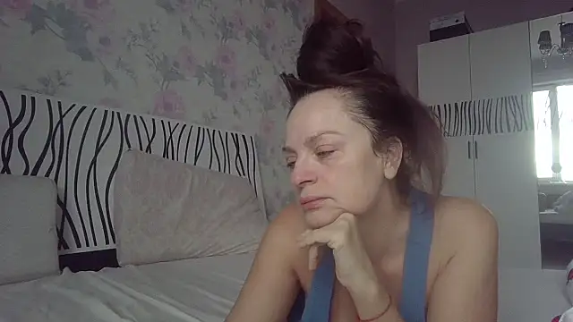 LindaStarS online show from 12-15-25, 06:17