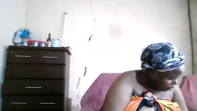 Snapshot of sexybigboobz chatting on 11-14-25, 01:21 sexybigboobz online show from 11-14-25, 01:21