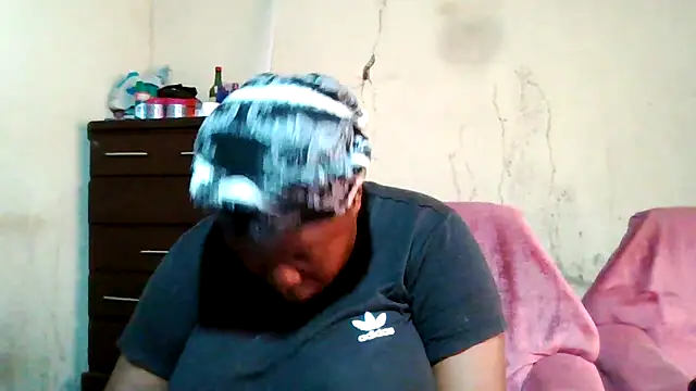 Snapshot of sexybigboobz chatting on 11-26-25, 06:47 sexybigboobz online show from 11-26-25, 06:47