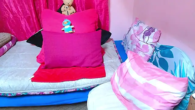 SLUTTYROXY online show from 01-12-26, 04:56