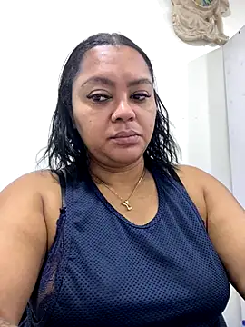 yanza2002 online show from 10-28-25, 11:07