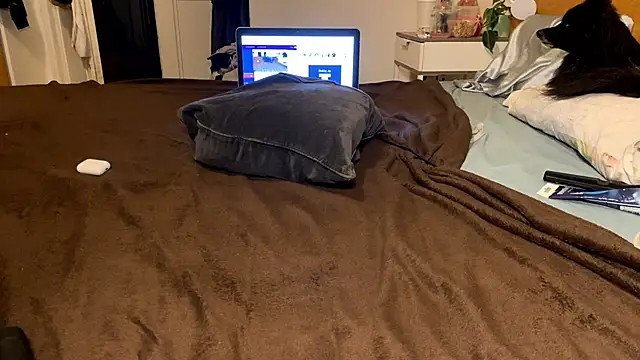 victoria97 online show from 01-07-25, 07:59