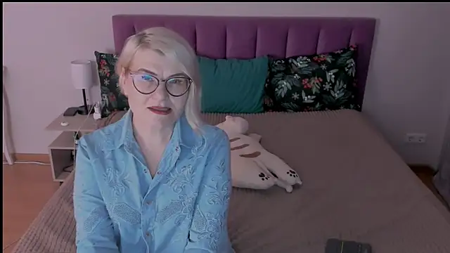 sabrinamacmarren online show from 02-11-25, 05:37