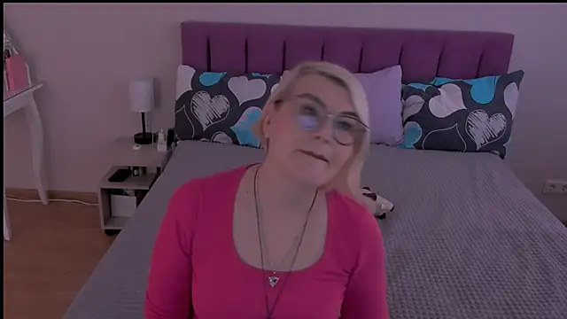 sabrinamacmarren online show from 02-16-25, 08:54