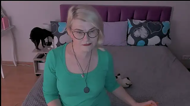 sabrinamacmarren online show from 02-18-25, 05:20